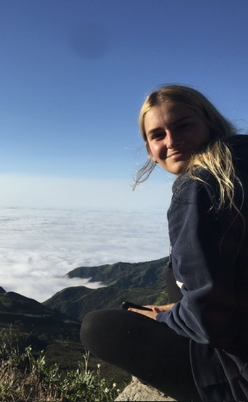 CB827295-24C9-4024-8A49-0388CF760578_4_5005_c CLARA CHARONNIER